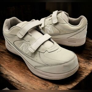 New Balance 577 Walking Sneaker Shoe Mens 12 4E Wide Bone Beige Womens 13.5